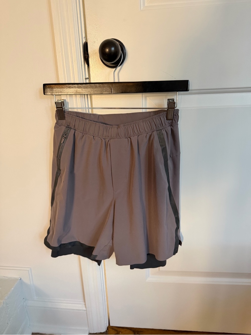 lululemon athletica Men’s Taupe Athletic Shorts with Black Trim